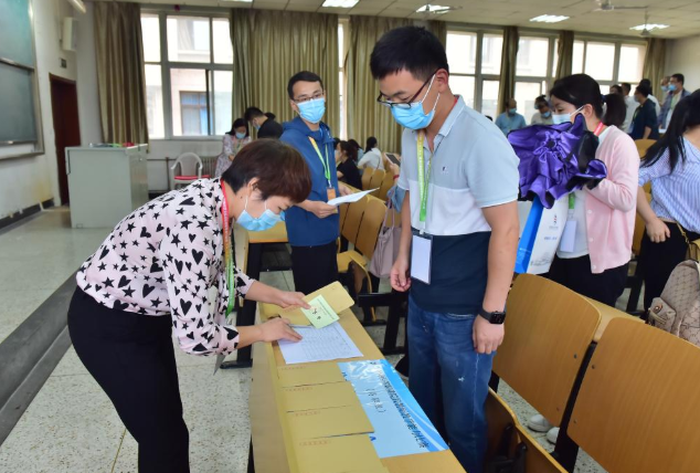 正在上传... cd2ab130679e54211adf43cb2961b078.png